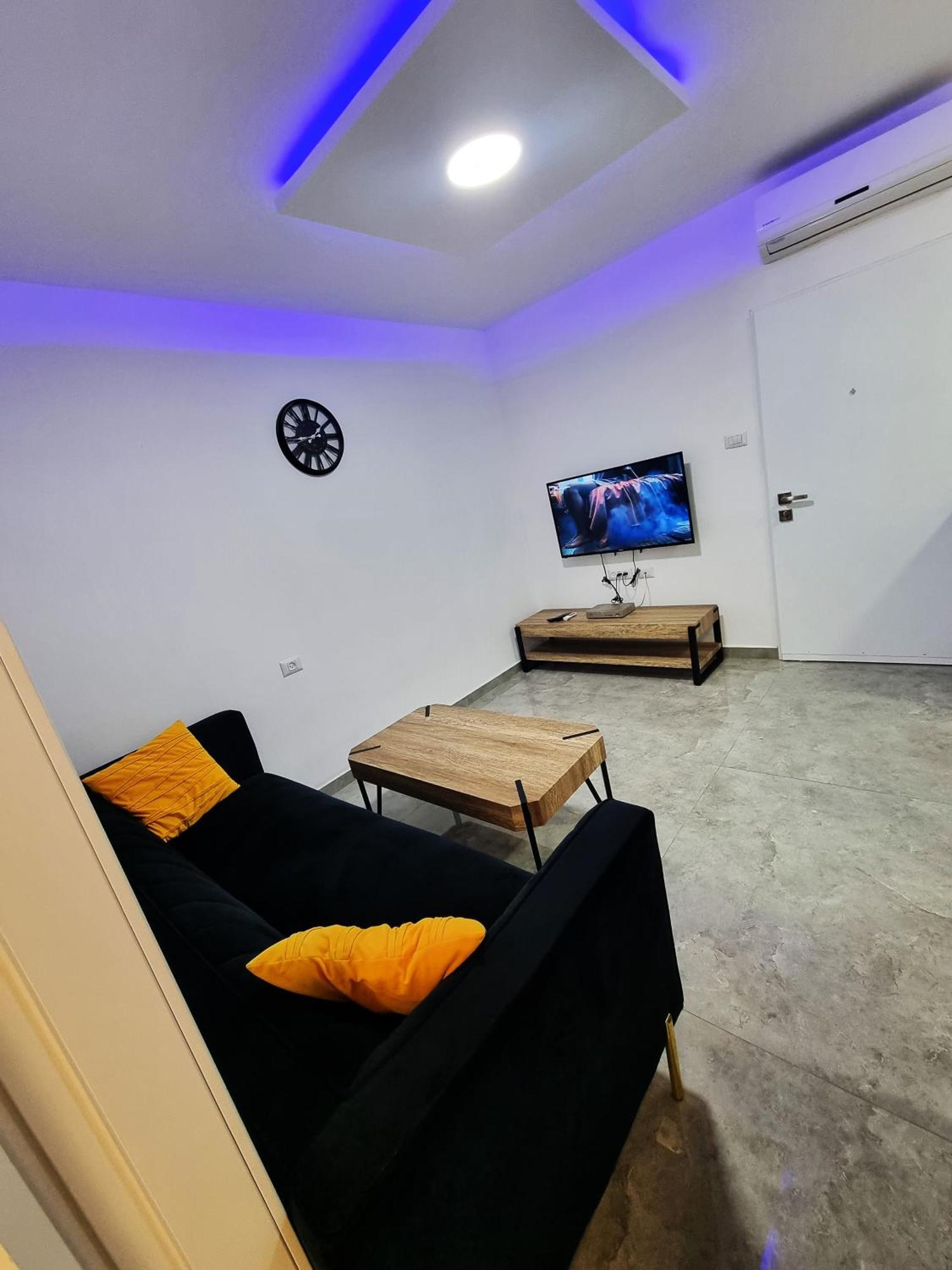 Diamond Apartment *